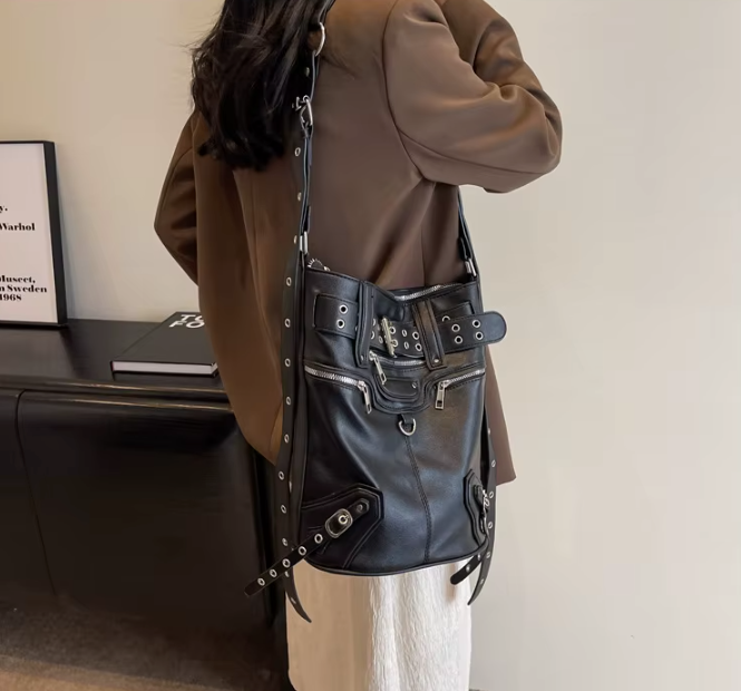 Bolsa Média Priscila